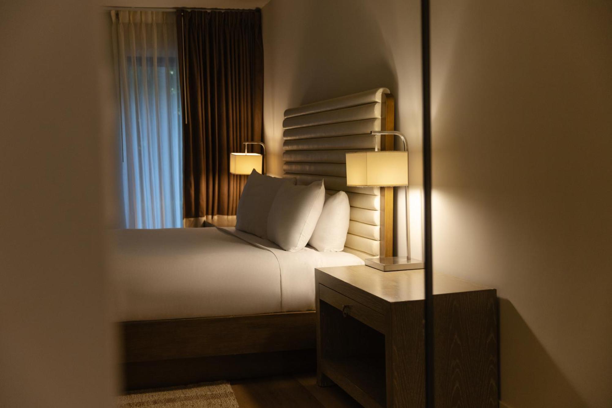 Luxe Sunset Boulevard Hotel — Photos 3